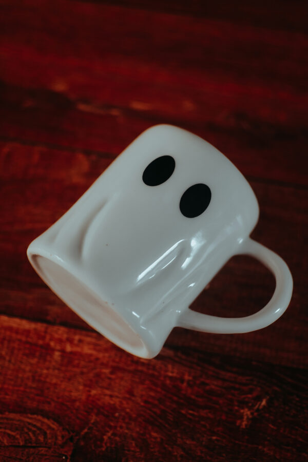 JONES-RODRIGUES-MOCKUP-CANECA-FANTASMA